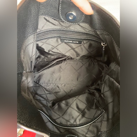 Michael Kors Black Pebbled Leather Large Bowery Shoulder Bag - Picture 12 of 14